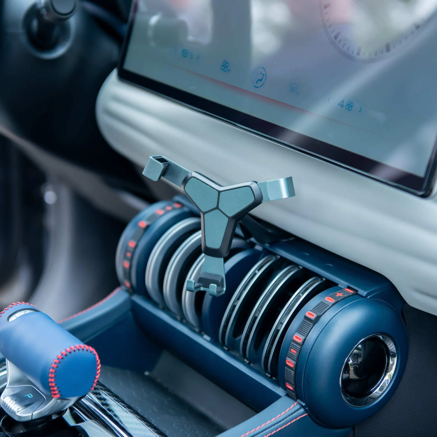 Phone Holder for BYD Atto 3/Atto 3 EVO - Image 2